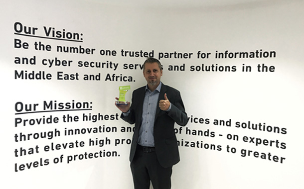 Stephan Berner, CEO at Help AG with the Palo Alto Networks Award