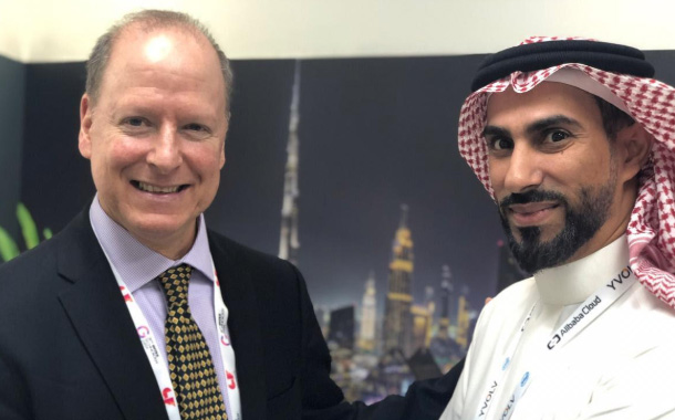 Petter Mottur, Vizsafe founder and CEO, signs agreement with Jawraa CEO, Yasser Alobaidan