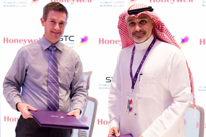 From left to right: John Waldron, President and CEO of Honeywell Safety and Productivity Solutions (SPS) with Eng. Riyad Muawwad, Chairman of the Board of Directors of STC Solutions.