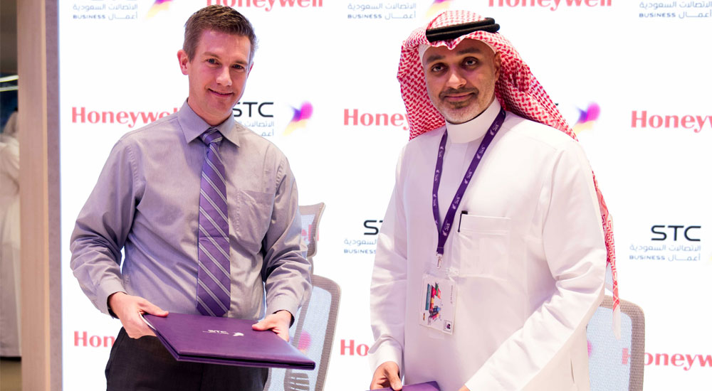 From left to right: John Waldron, President and CEO of Honeywell Safety and Productivity Solutions (SPS) with Eng. Riyad Muawwad, Chairman of the Board of Directors of STC Solutions.