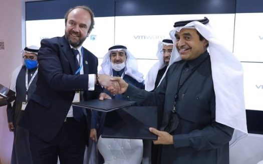 (L) Henri van dar Vaeren, Vice President South Europe, Middle East & Africa, VMware, and (R) Dr. Ahmed Yamani, president of PSU.