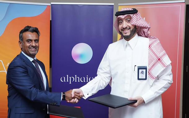 (L-R) Raj Mistry, EVP and GM EMEA, Automation Anywhere and Thamir AlBallaa, CEO, Alphaiota.