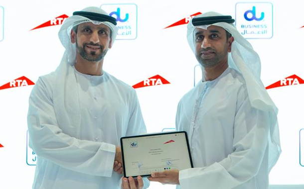 (L-R) Mohammed Yousef Al Mudharreb, CEO, Corporate Technology Support Services Sector, RTA and Fahad Al Hassawi, Chief Executive Officer, du