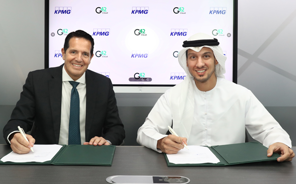 (Left to right) Emilio Pera, CEO of KPMG Lower Gulf and Talal M. Al Kaissi, CEO of G42 Cloud.