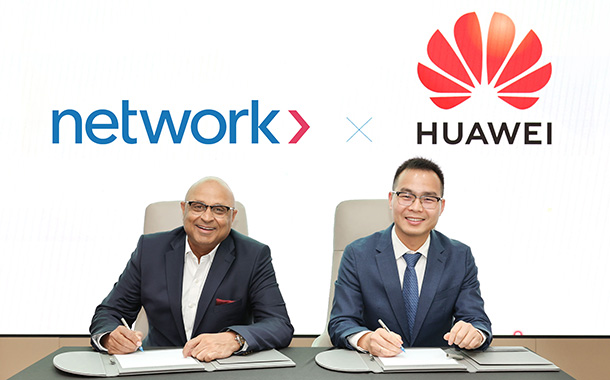 (L-R) Nandan Mer, Group Chief Executive Officer at Network International and Felix Liu, Managing Director of the Carrier Network Business Group at Huawei UAE