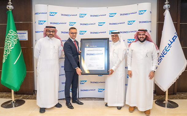 (From left) Fahd Nawwab, Vice President, SAP Saudi Arabia, and Andy Froemmel, SAP Vice President & General Manager, Head of Cloud Success Services Middle East Africa – North, presented the certificate to Tasnee’s CEO Fawaz Al-Fawaz and CIO Omar K Al-Belali.