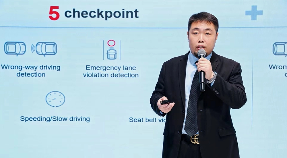 Arthur Fu, Co-President of HOLOWITS
