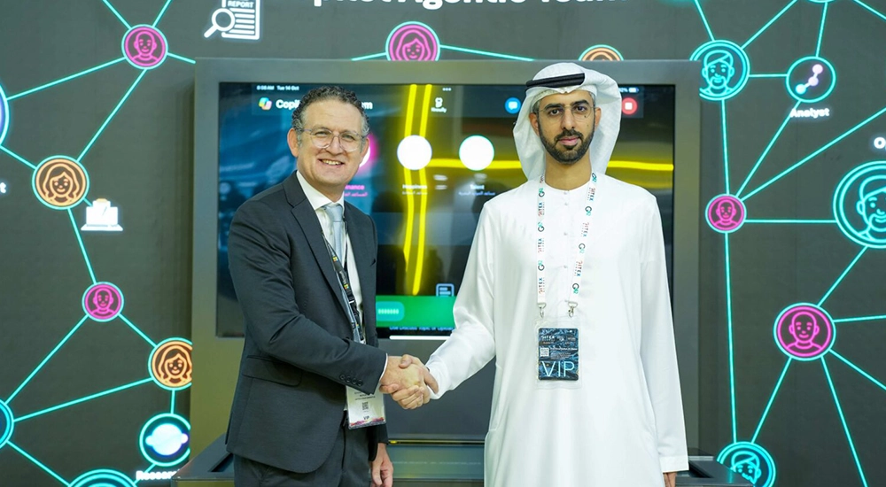 Amr Kamel, General Manager of Microsoft UAE & H.E. Omar Sultan Al Olama, UAE Minister of State for Artificial Intelligence