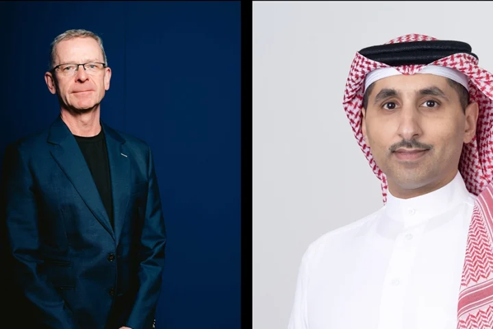 Kevin Murphy, President of Ericsson North Middle East and Faisal Al Jalahma, Chief Executive Officer of Umniah by Beyon