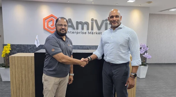 (L-R) Ilyas Mohammed, COO of AmiViz and Karl McGowan, Co-Founder of FrontierZero