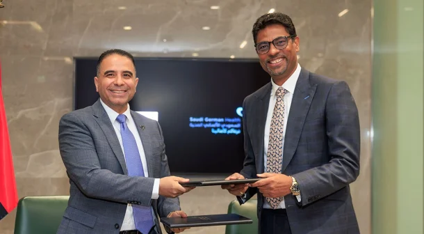 (L-R) Sunil Kumar, CEO of DataFlow with Dr. Ahmed Eissa, Group CEO, Saudi German Health, UAE.