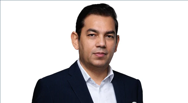 y Achal Aroura, Head – Multi-Family Office, EMEA, Klay Group.