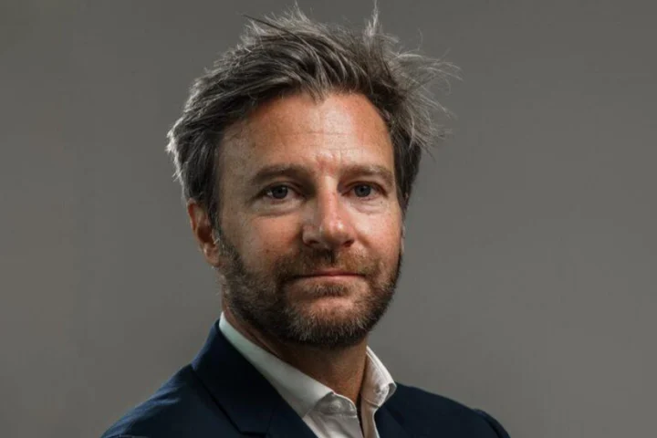 Alexandre Depret-Bixio, SVP International, Anomali.