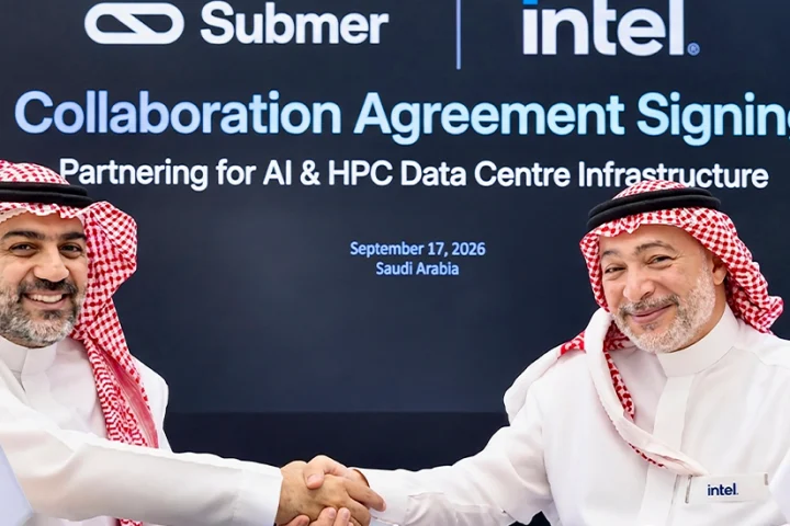 (L-R) Khalid Aljamed, General Manager, Middle East, Africa and Turkey, Submer and Ahmad Alabduljabbar, General Manager, Saudi Arabia, Intel.