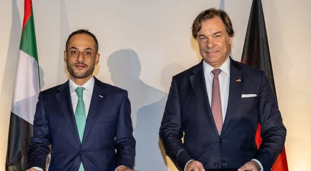 (L-R) Sultan Alowais, Vice President – International Execution at Khazna Data Centers and Helmut von Struve, Chief Executive Officer of Siemens Middle East and UAE.