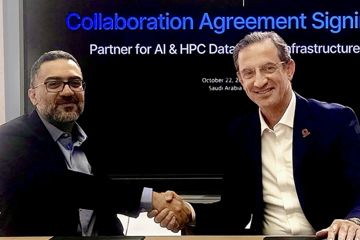 (L-R) Khalid Aljamed, General Manager, Middle East, Turkey Africa, Submer and Yousef Arafat, General Manager, Aginode, at the signing ceremony.
